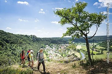 Familie mit Rangerin auf Arnsberger Leite